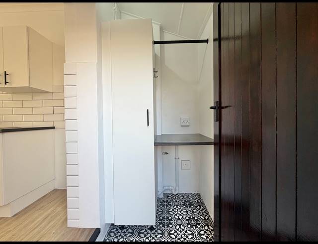 2 BEDROOM TOWNHOUSE FOR SALE IN JEFFREYS BAY CENTRAL